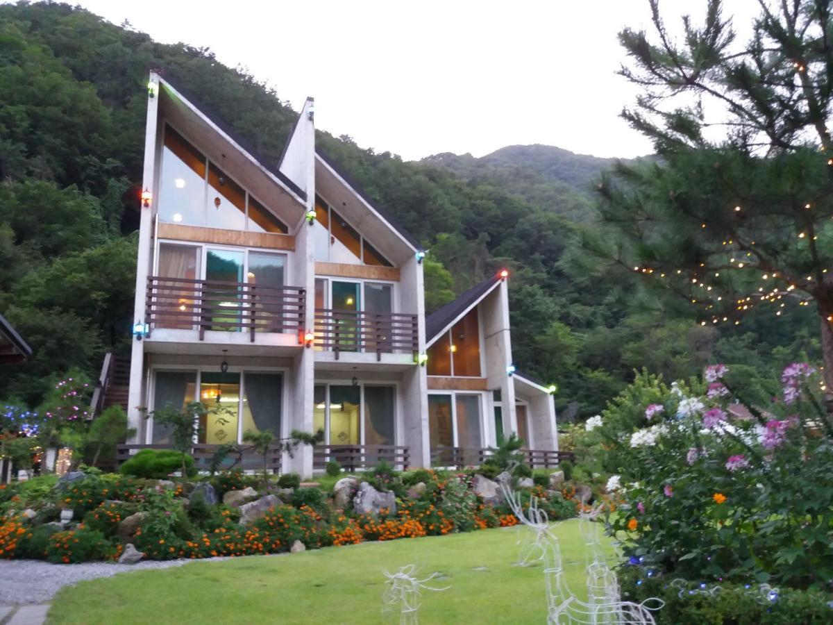 Moon On The Cloud Villa Yeongwol Buitenkant foto